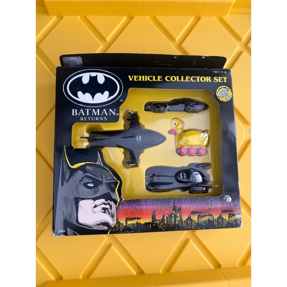 Vintage 1992 Ertl Batman Returns Die-Cast Vehicle Collector Set 2489 Batmobile